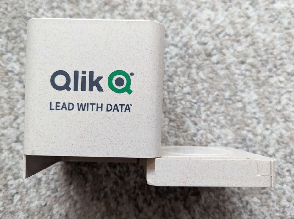 Безжично зарядно 3 в 1