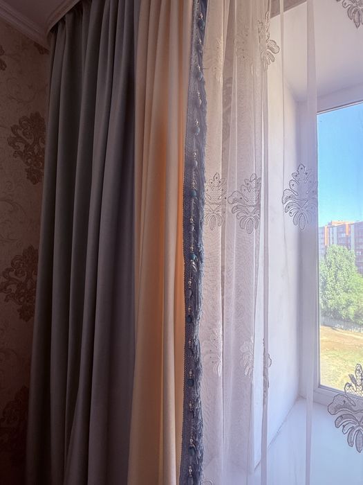 Шторы с тюлью в хорошем состоянии