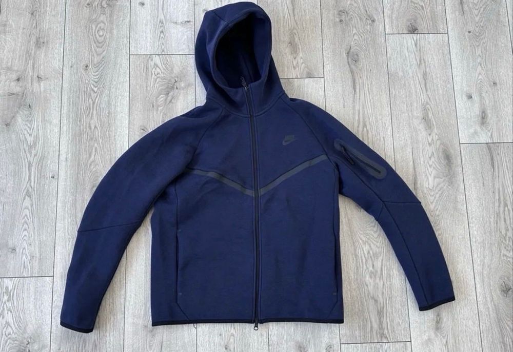 Nike Tech Fleece суичъри