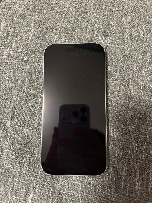 телефон Iphone 15