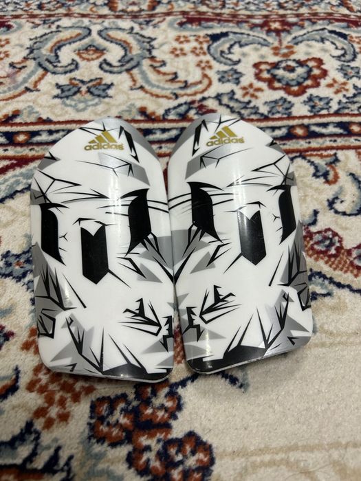 щитки футбольные оригинал