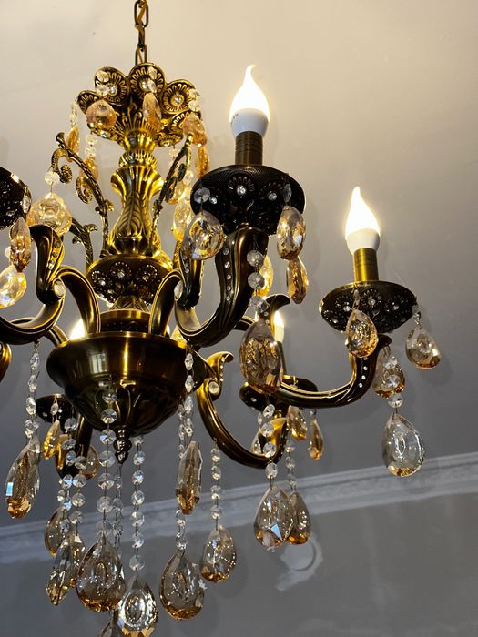 Продается люстра