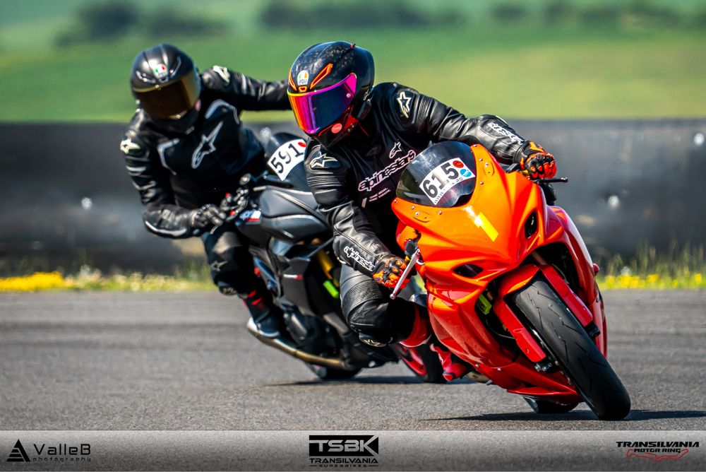 Suzuki Gsxr1000 k9 track citeste descrierea