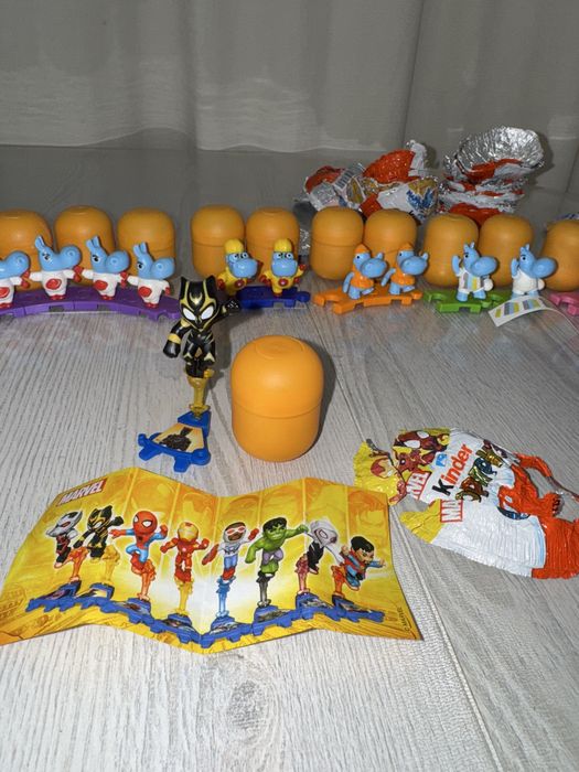 Kinder the happos  family . marvel .