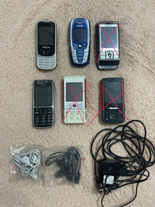 Старые кнопочные телефоны