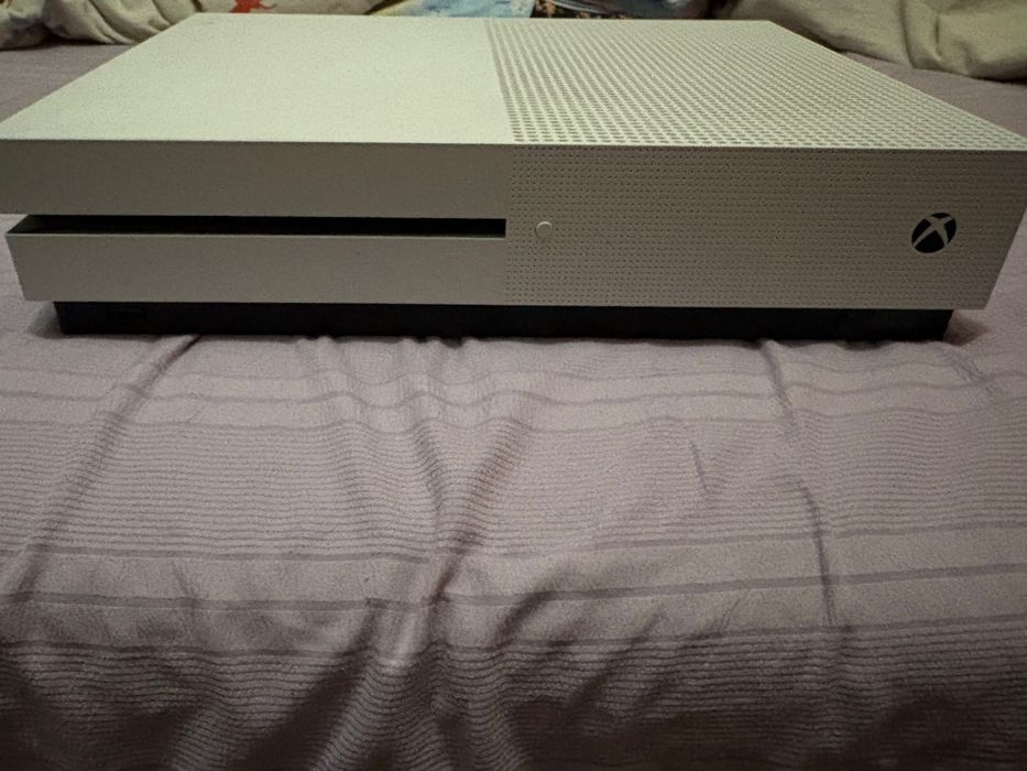 Продам X Box one 512GB