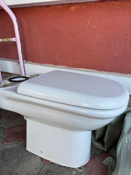 Унитаз б/у в хорошем состоянии