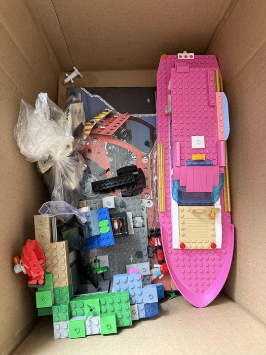 Отдам даром игрушки конструктора