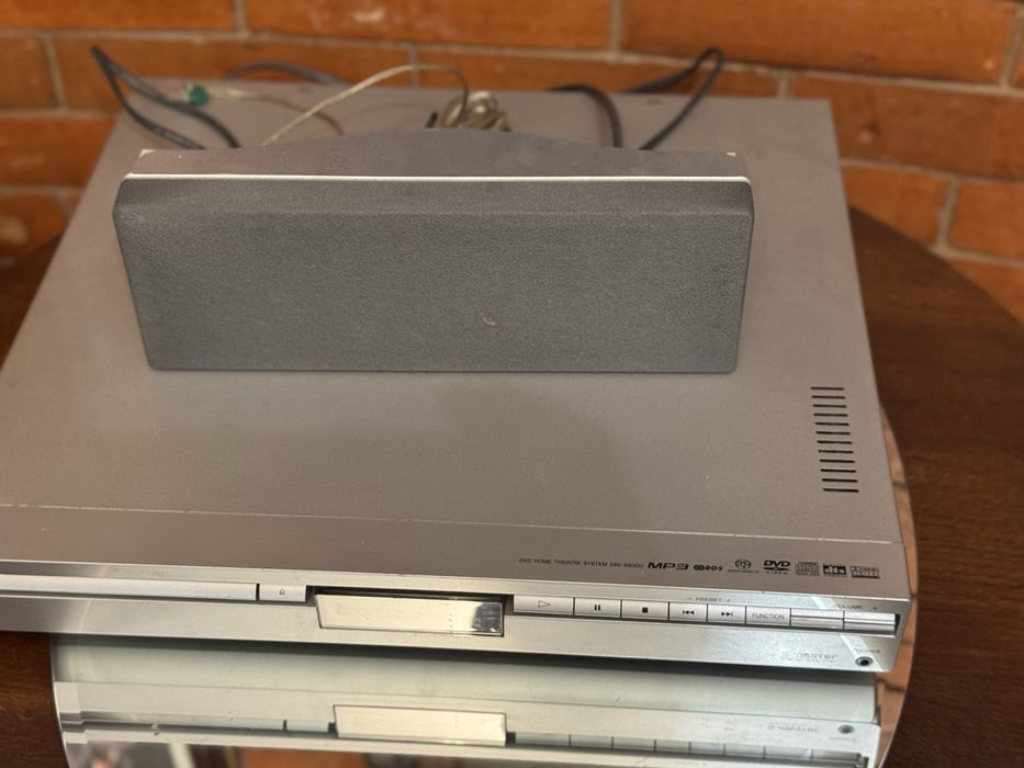 Sistem sunet Sony cu boxe ,subwoofer