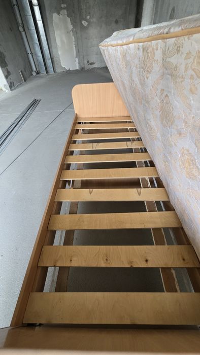 Кровать односпальная