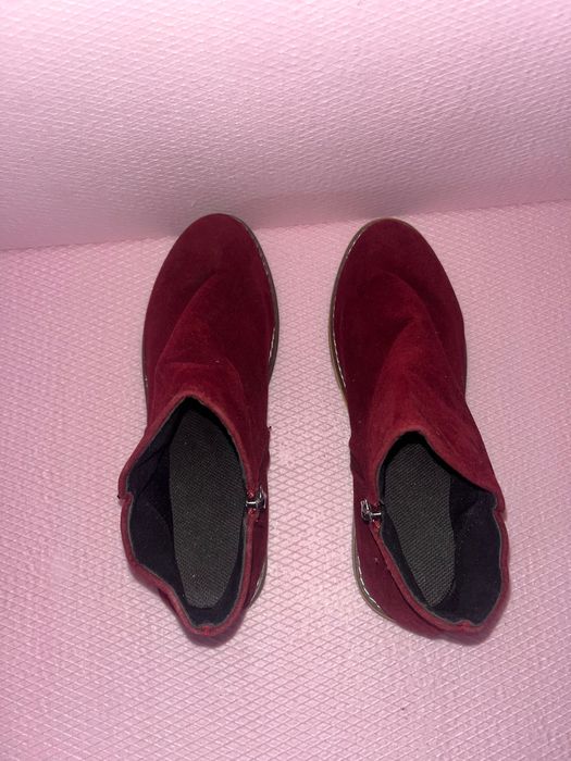 Дамски велурени и кожени токчета