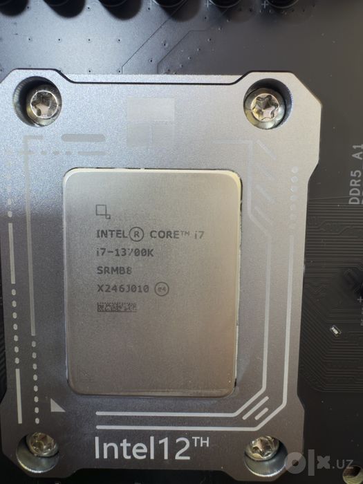 Материнская плата GIGABYTE Z790 AORUS Elite AX DDR5 + i7-13700K