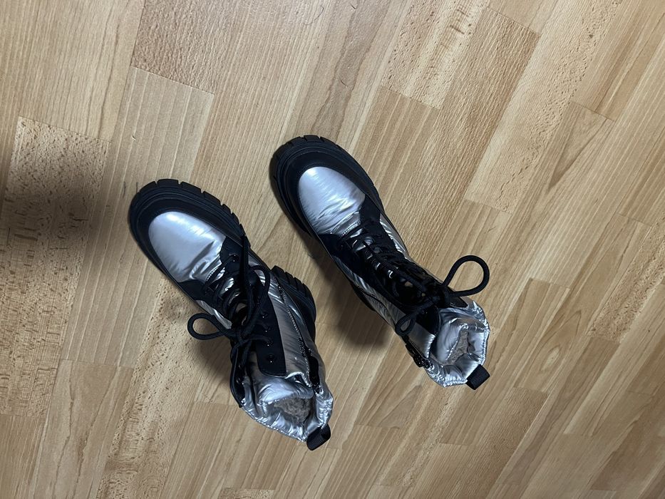 Продам  женские сапоги