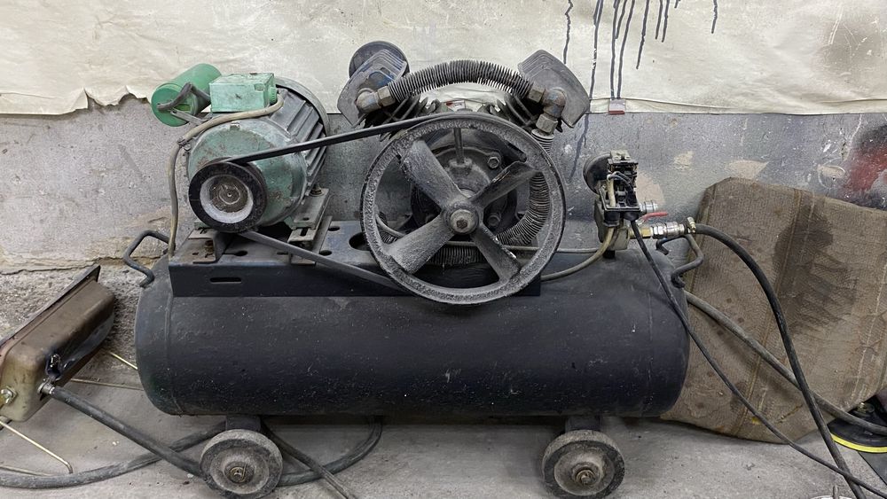 Продам компрессор 60-70л.