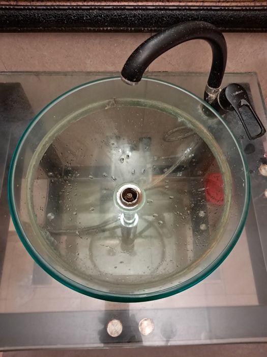 Продам подвесную раковину