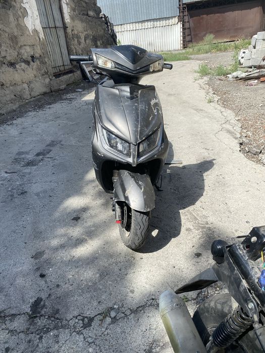 Продам скутер м8