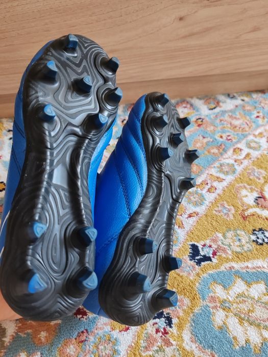 Продам почти новые бутсы