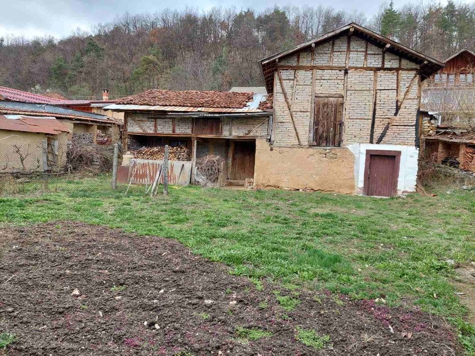Къща с двор и гараж с.Марица от собственик
