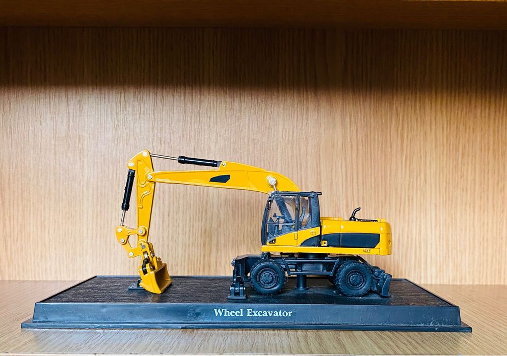 Machetă (hidraulic) Excavator/Buldozer, etc. (CAT)- PRODUS NOU