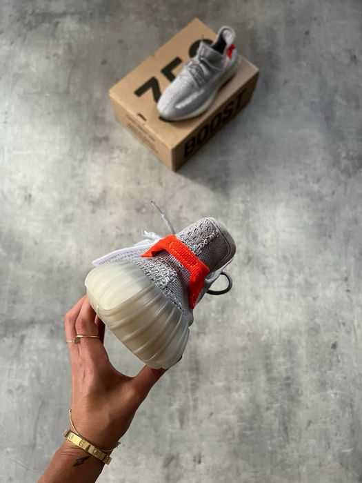 Yeezy Boost 350 V2 Tail Light