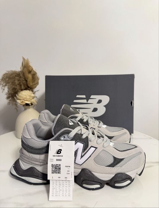 New balance 9060 marimea 42