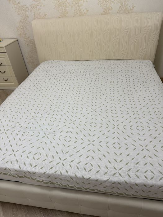 Продам кровать 200*220