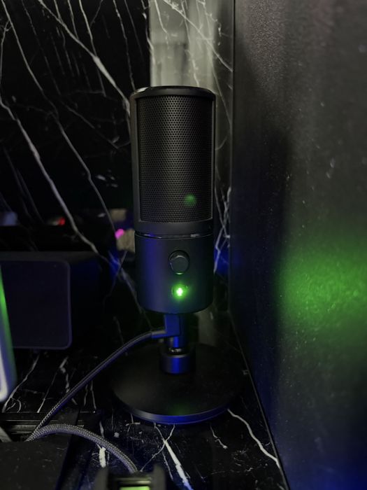 Microfon Razer Seiren X