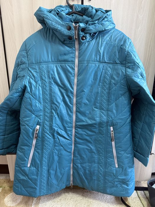 Куртка новая продам