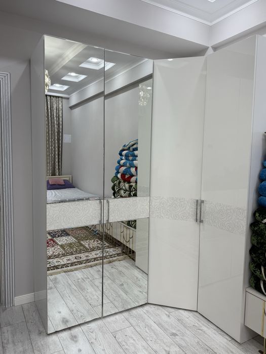 Продается угловой шкаф