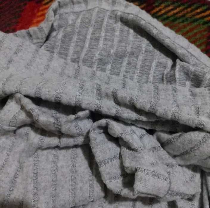 Pulover tricot subțire pe gât