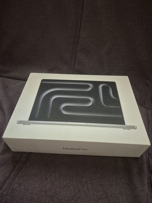 MacBook pro m5  гарантией