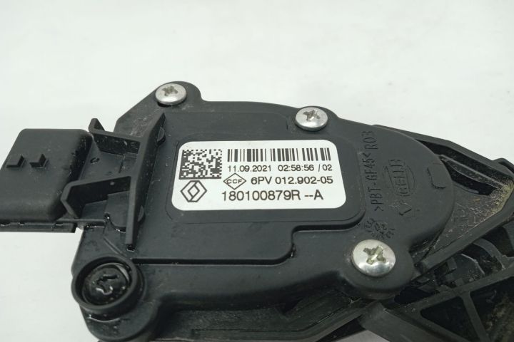 Pedala acceleratie 180100879r Renault Duster 2 seria