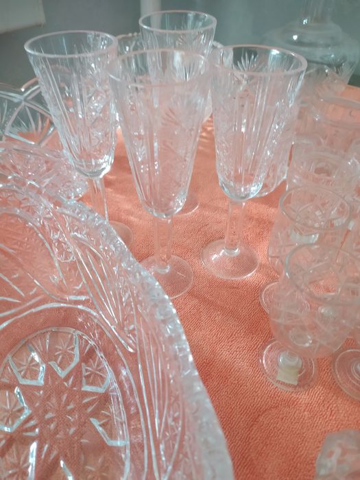 Продам хрусталь..вазы..конфетницы и т.д