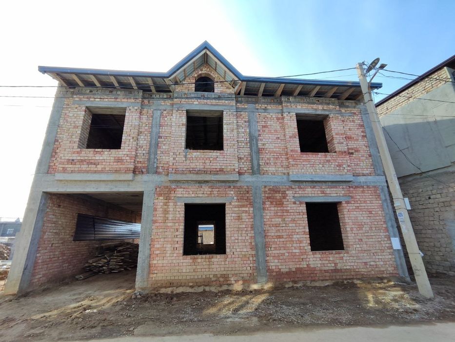 Xasanboy sotiladi 2.2 sotux Yengi qurilgan bitrib beriladi