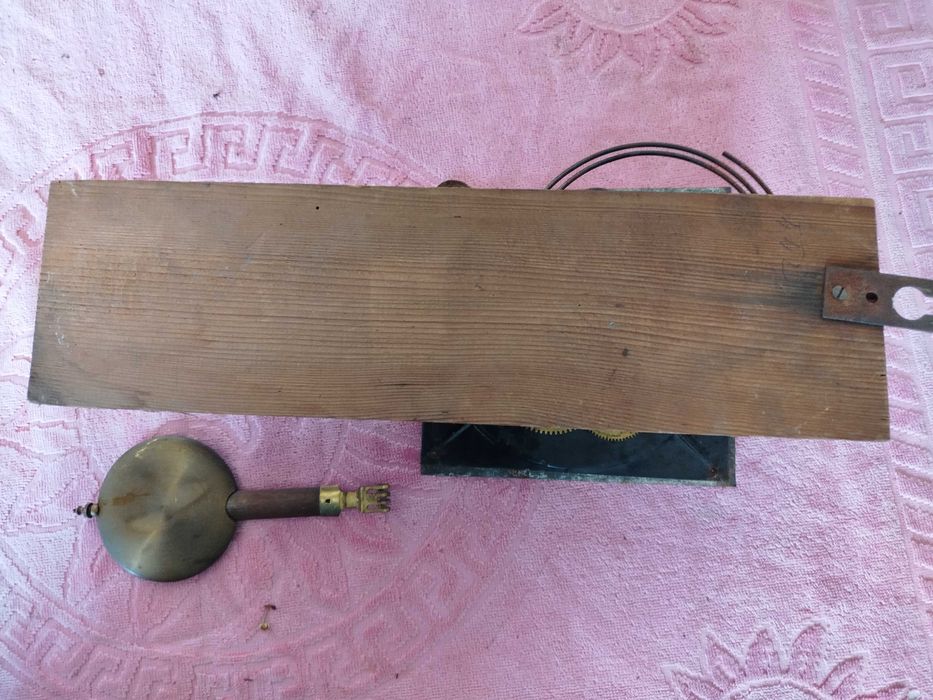 Стар стенен часовник