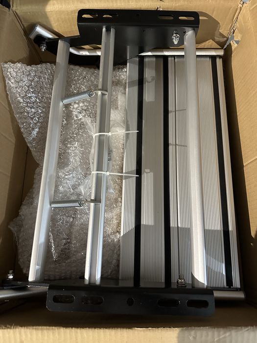 Scara de acces pentru rulote