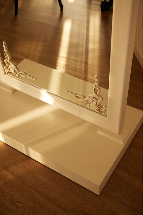 Продаем зеркало на колёсах