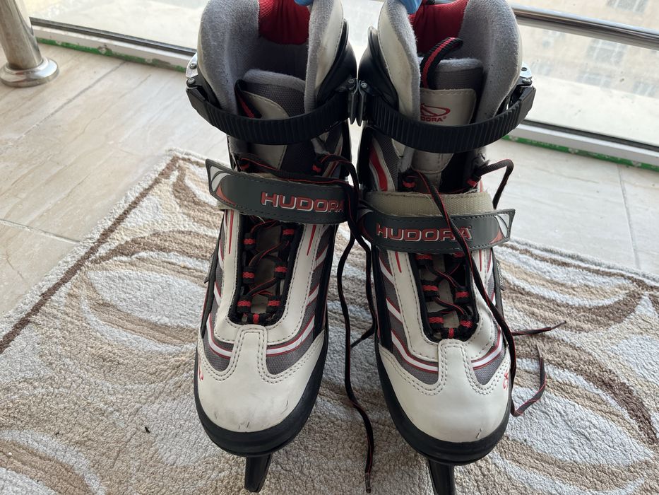 Коньки хокейные в отличном состоянии