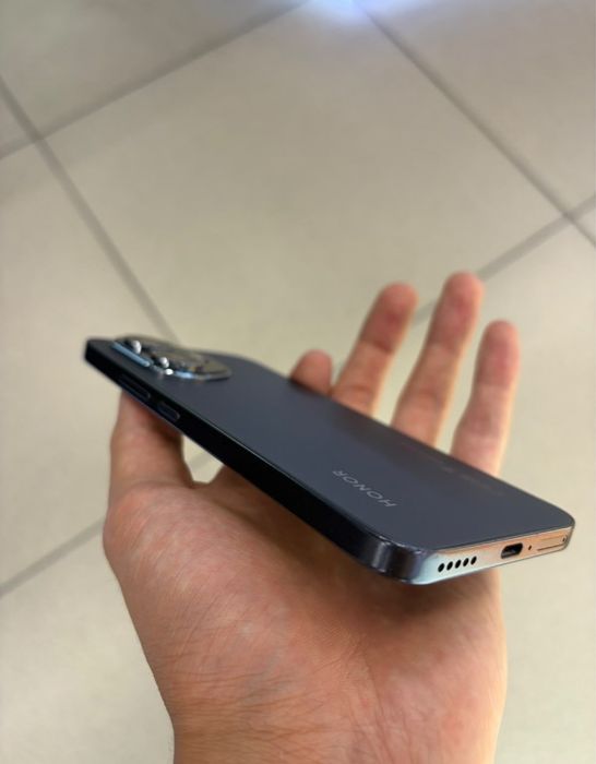 Продам Honor 400  256gb 5G