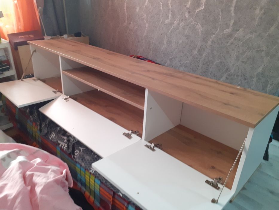Продам тумбу под телевизор