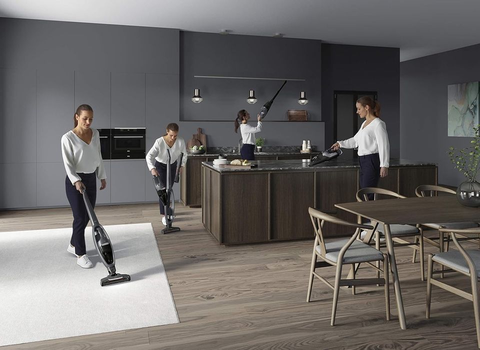 Aspirator fără fir vertical AEG QX8-2-ANIM 2 în 1