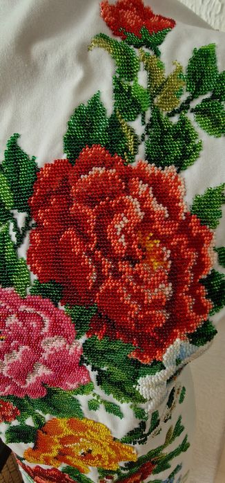 Rochie cusută cu mărgele