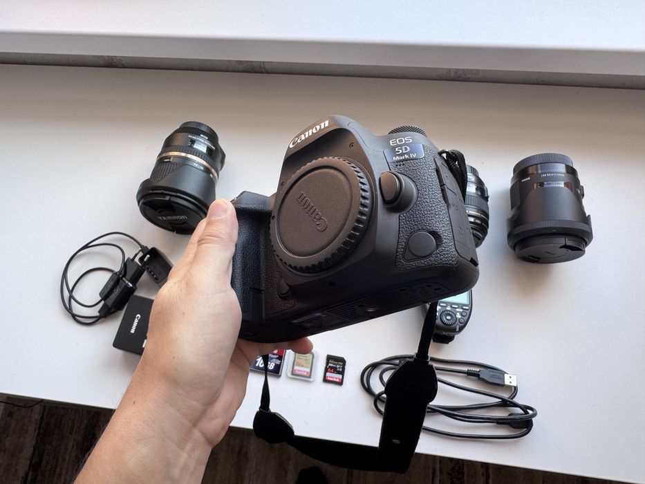Продам фотоаппарат Canon 5D mark4