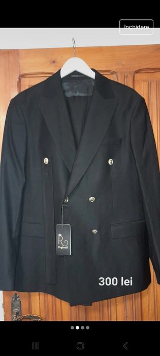 Vând costum cu două piese
