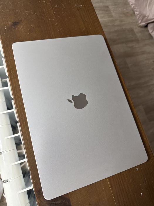 Macbook Air 15 ,m4 ,16/512
