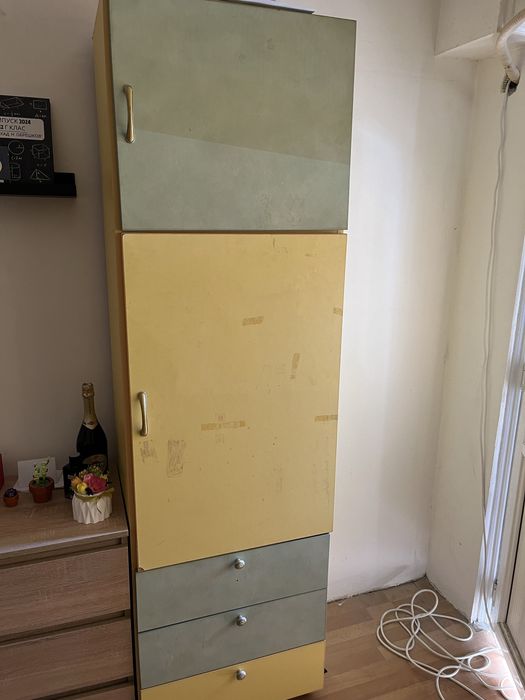 Гардероби и шкафове