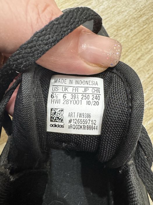 Adidas 39 1/3 отлични