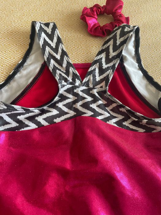 Costum gimnastică