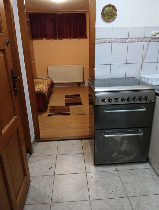 Vand garsoniera in zona decebal