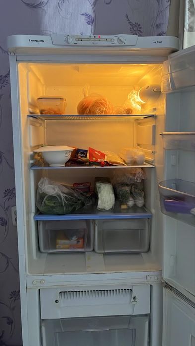 Продам холодильник